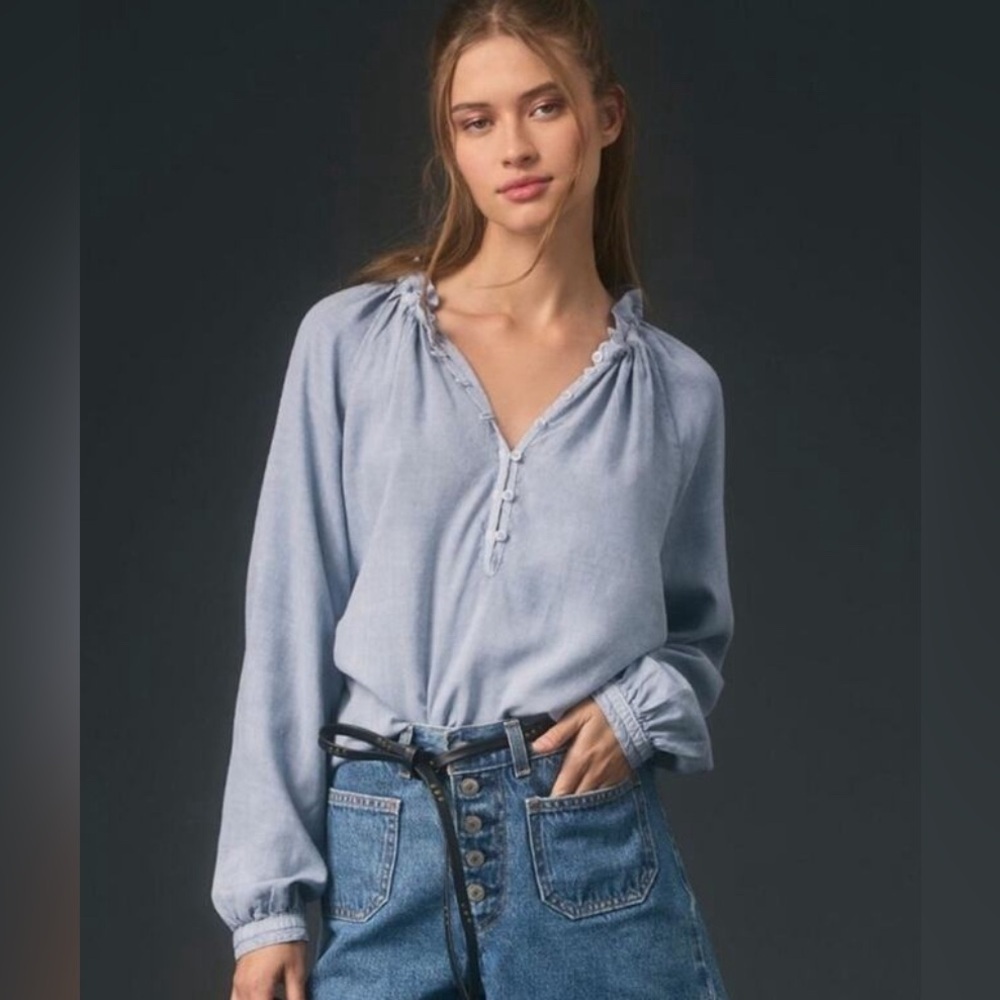 NWT! Anthropologie Cloth & Stone Long-Sleeve Raglan Blouse Sky Blue - Size M🍍
